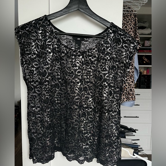 H&M lace top - Picture 1 of 3